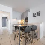 Apartment Volledig Gerenoveerd 2 Slaapkamer In Westende-bad, 250 M Het