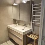 Apartment Volledig Gerenoveerd 2 Slaapkamer In Westende-bad, 250 M Het