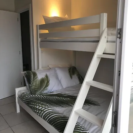 Апартаменты Volledig Gerenoveerd 2 Slaapkamer In Westende-bad, 250 M Het