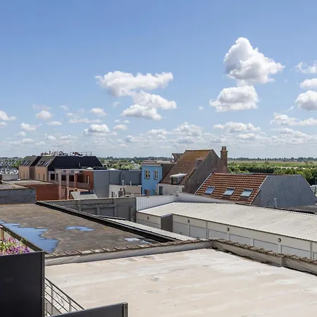 Volledig Gerenoveerd 2 Slaapkamer In Westende-bad, 250 M Het 아파트 베스텐데-바트