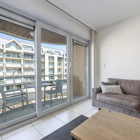 Volledig Gerenoveerd 2 Slaapkamer In Westende-bad, 250 M Het Apartment *