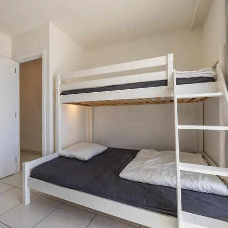 Volledig Gerenoveerd 2 Slaapkamer In Westende-bad, 250 M Het 아파트