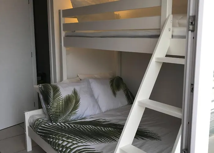 Apartment Volledig Gerenoveerd 2 Slaapkamer In Westende-bad, 250 M Het