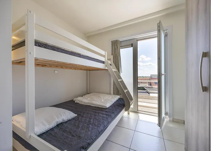 Volledig Gerenoveerd 2 Slaapkamer In Westende-bad, 250 M Het *