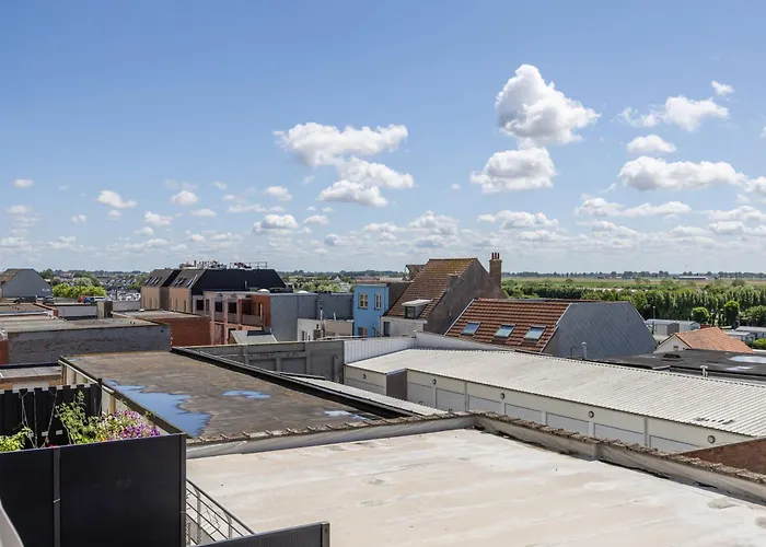 Volledig Gerenoveerd 2 Slaapkamer In Westende-bad, 250 M Het Apartment Westende-Bad