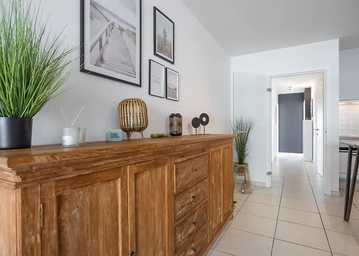 Volledig Gerenoveerd 2 Slaapkamer In Westende-bad, 250 M Het Apartment