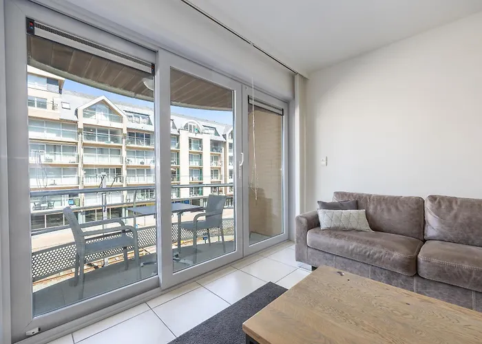 Volledig Gerenoveerd 2 Slaapkamer In Westende-bad, 250 M Het Apartment *